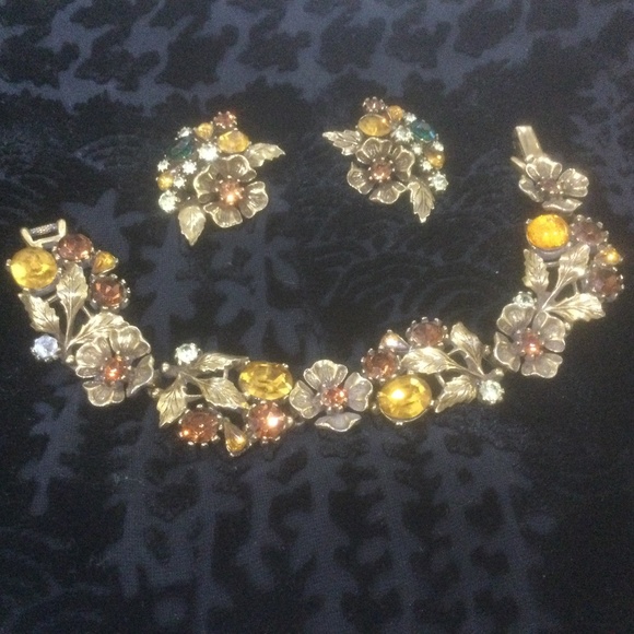 Antique /Vintage gold tone earrings & 7” bracelet set - Picture 1 of 2